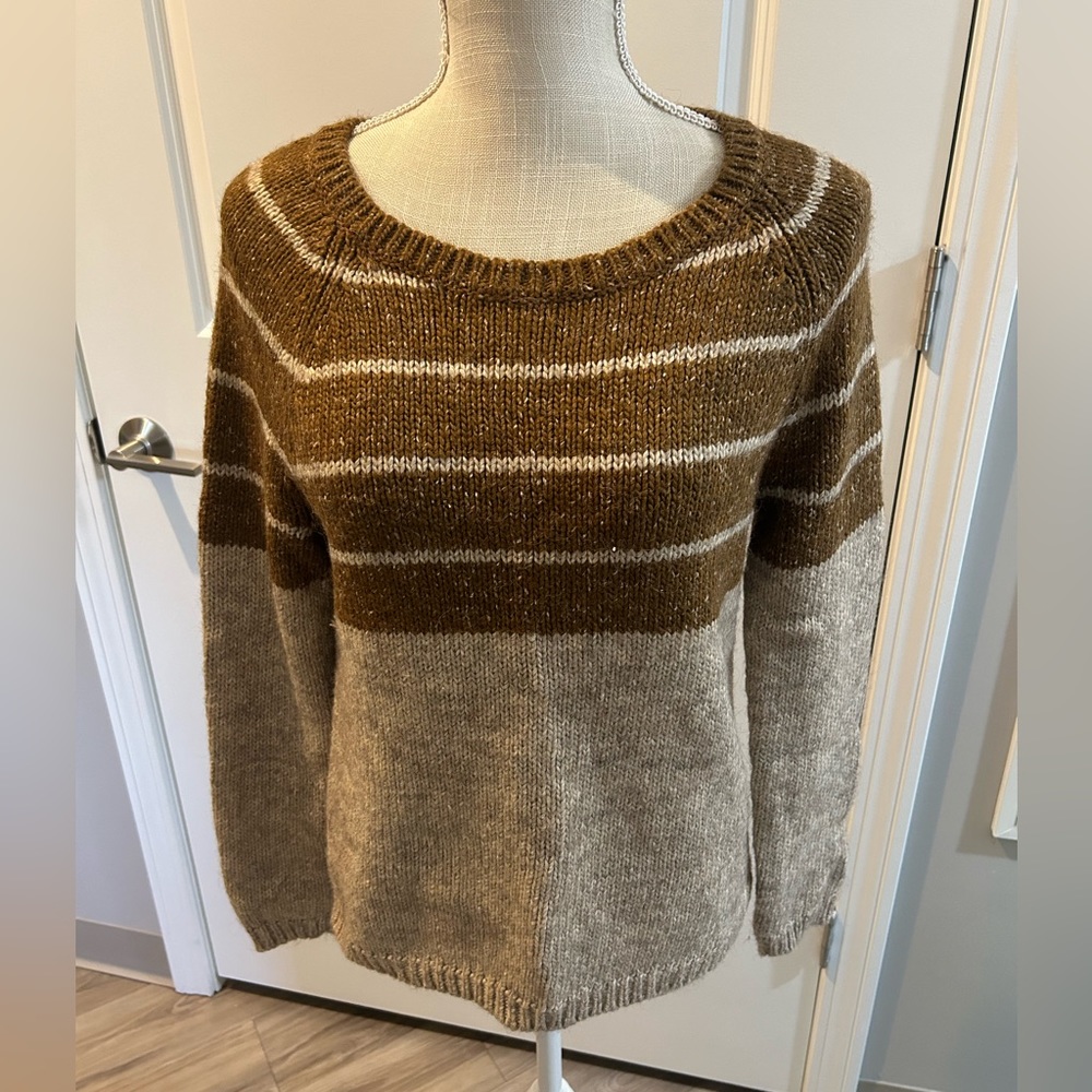 *UK size 10 - US 6* Women’s Sweater from England (NEXT)
